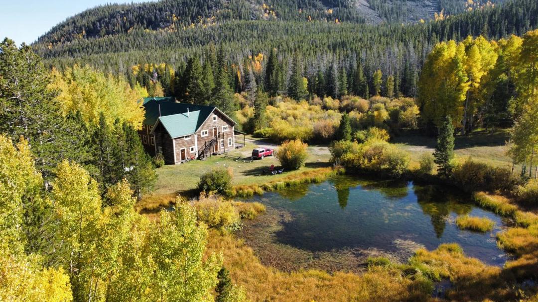 Historic Snowy Range Lodge