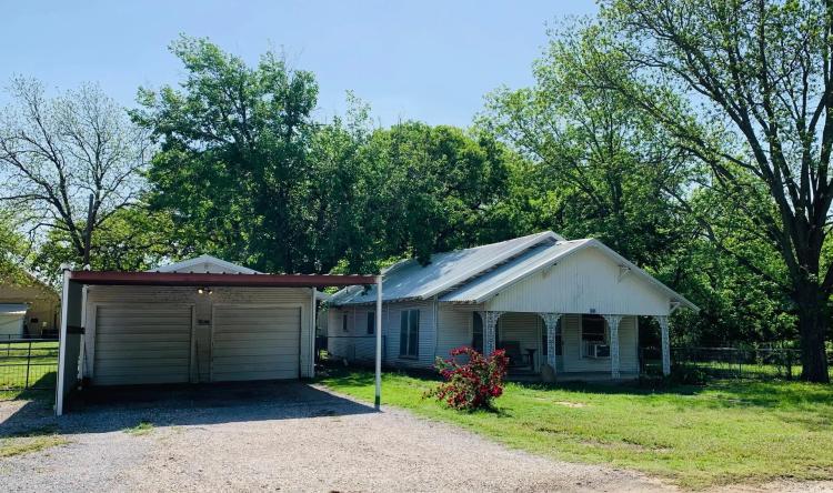 Price Reduction!! 105 S. Anderson St., Eastland County