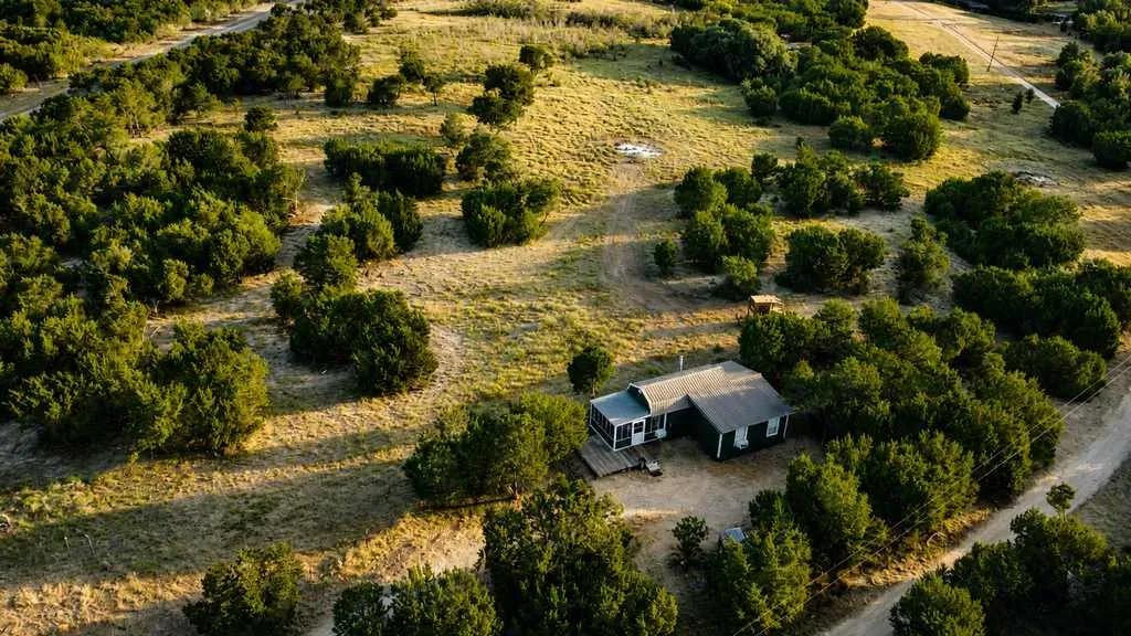 3± Wooded Acres with Hunting Cabin & Utilities | Gatesville, Texas