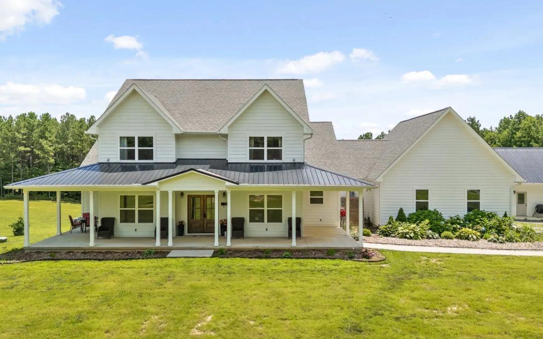 Signal Mountain Luxury FARMHOUSE on 5+ ACRES!