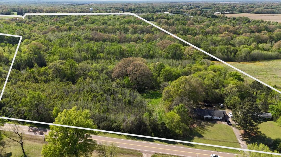 3 Bedrooms3 Bathroom on 66.53 Acres at 16055 Highway 76