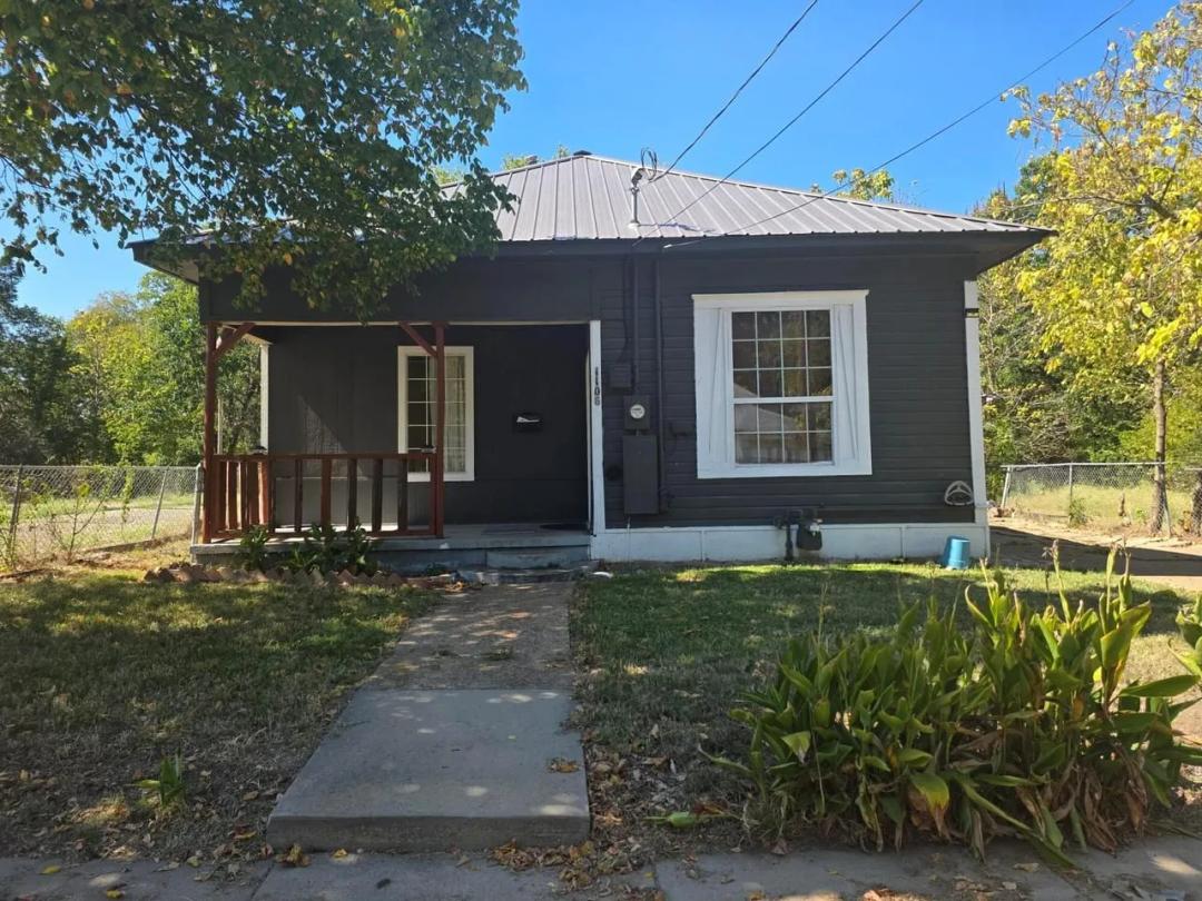 1106 6th Street SE Paris, TX 75460