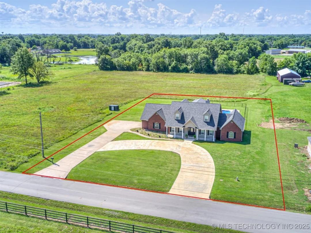 420 NW 5th Pryor, OK 74361