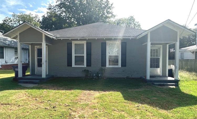 Duplex in Bolivar County at 315 South Bolivar Avenue in Cleveland, MS