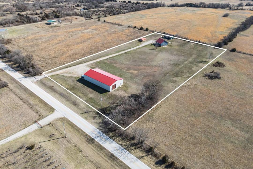 3 Bedrooms2 Bathroom on 4.49 Acres at 3524 County Road 2800