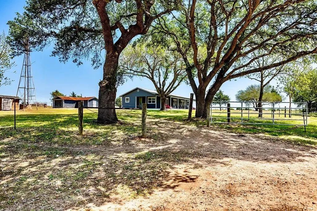 9809 Mazoch Rd
