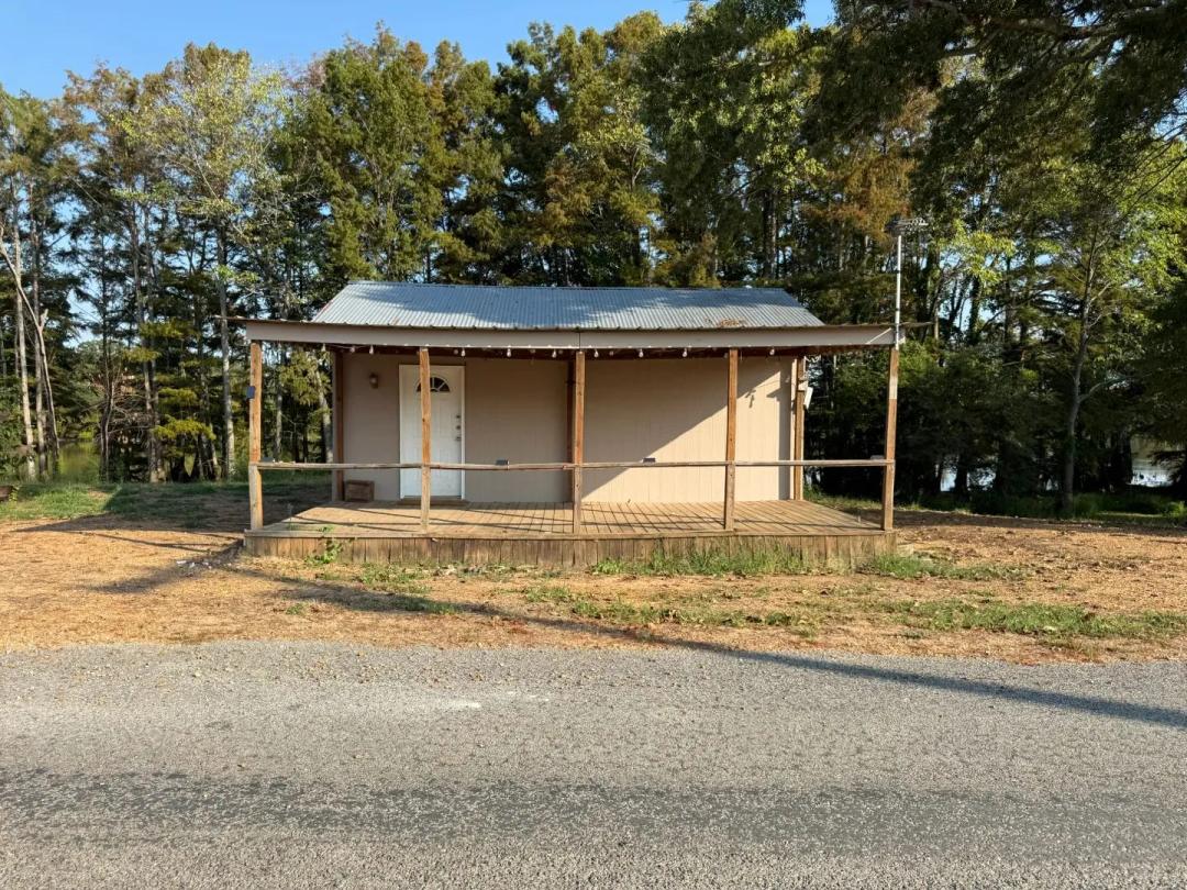 “6 Mile Camp” in Leflore County, MS