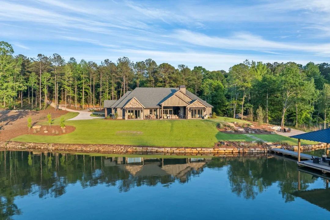 185 Lakewood Dr, Dadeville, Al. 55+/- ac