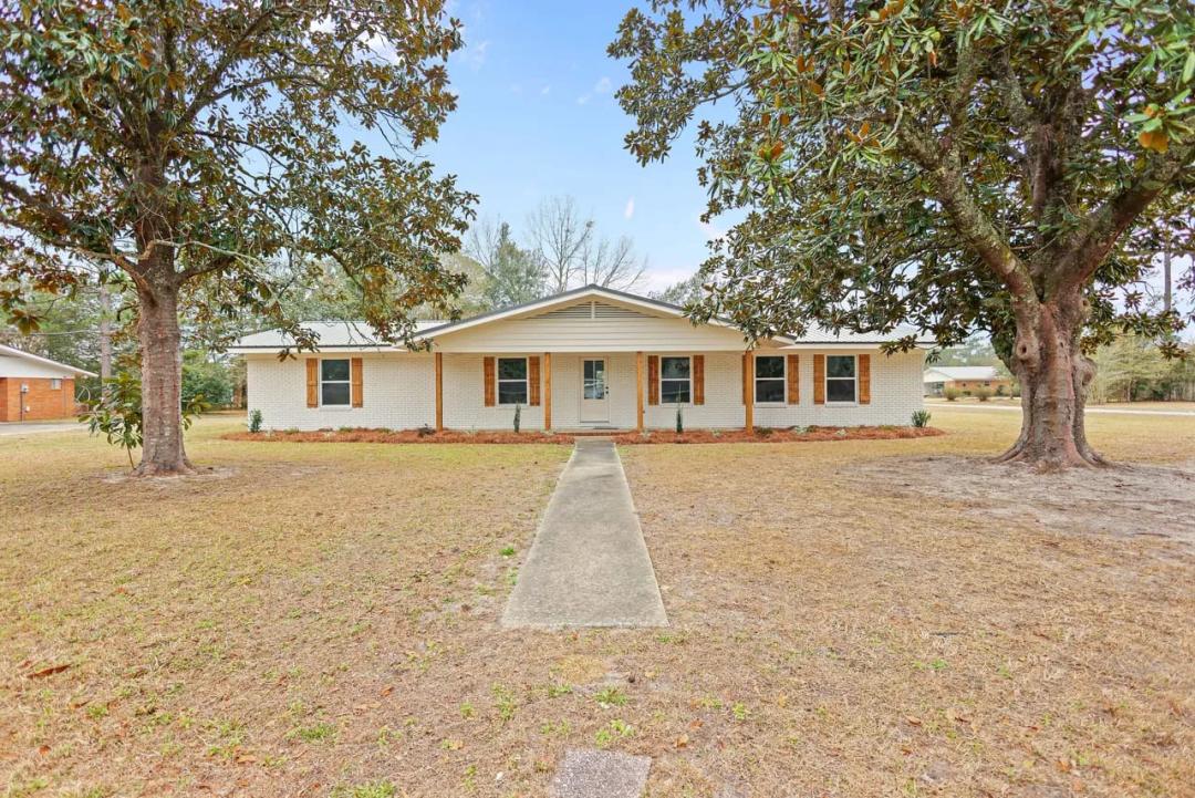 215 Glynn St.