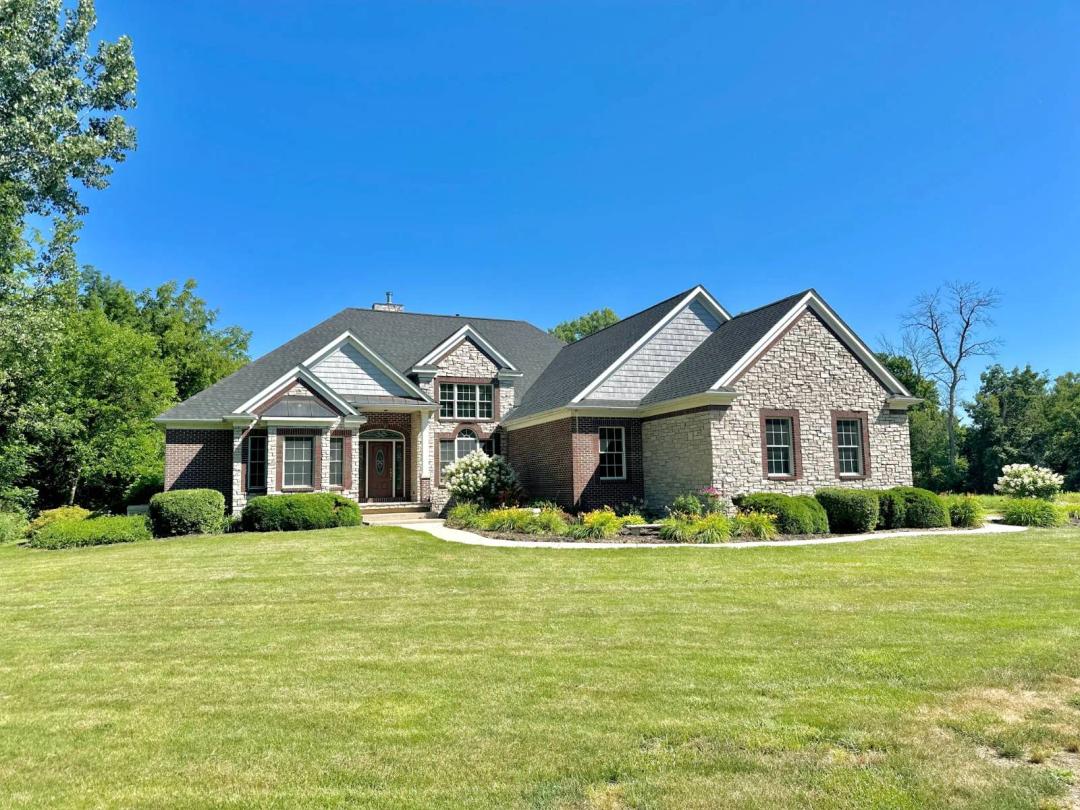 Beautiful Home With Guest Apartment, Income And Hunting