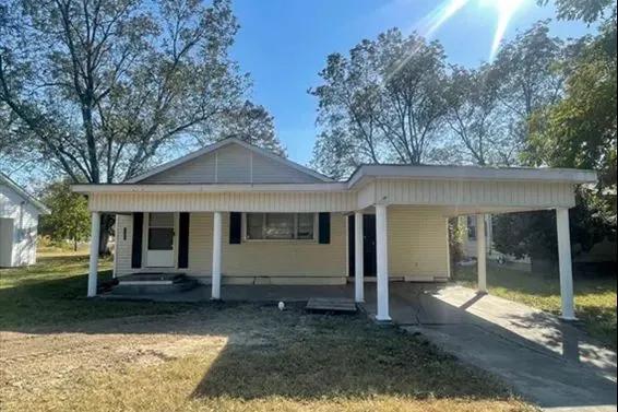 Investment Property in Bolivar County at 1109 N Yale Street in Cleveland, MS