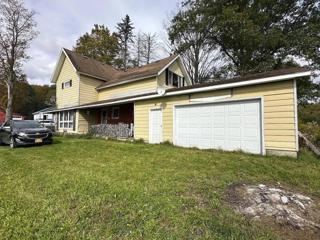 Country Home with Garage, Barn and Pond on 3.84 acres in Farmersville NY 9890 Galen Hill Rd