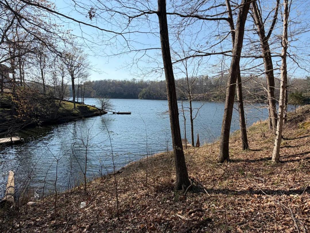 Beautiful Lakefront Building Lot on Lake Malone