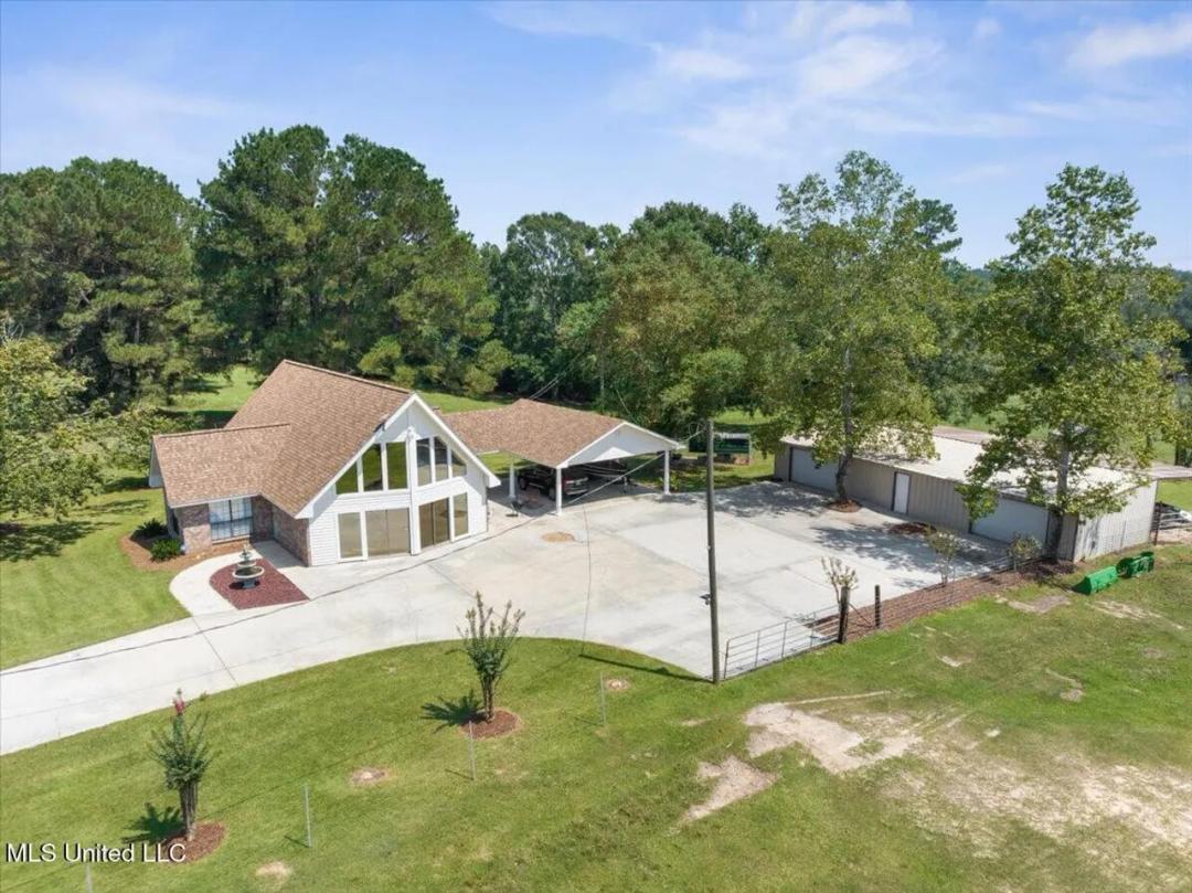 Pike Co Home with 125 Acres in North Pike School District