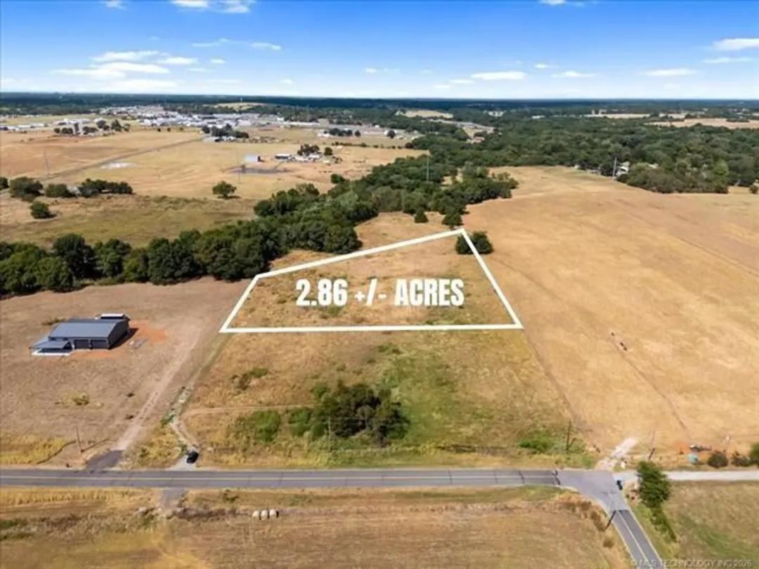 Nearly 3-acre tract in the Lexington area