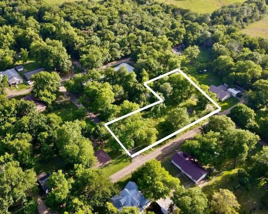 202 Elm Street Roxton, TX 75477