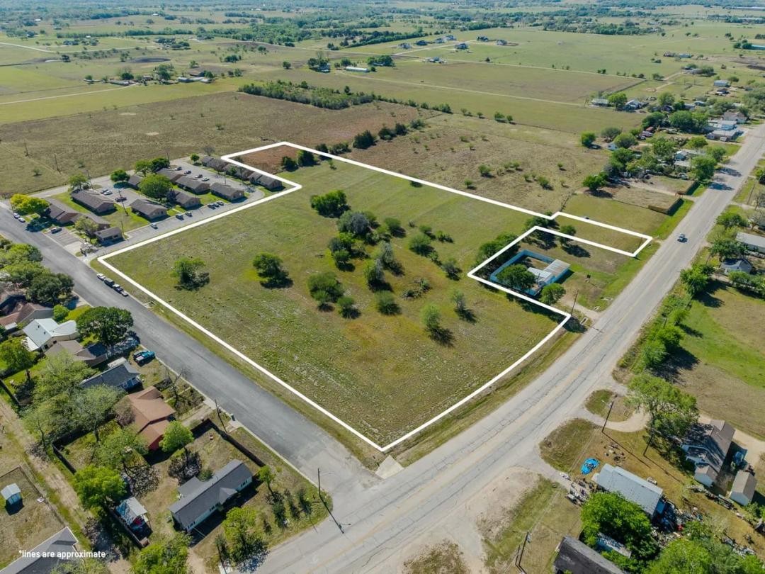 Hwy 77 @ August St, Schulenburg - 8+ Acres