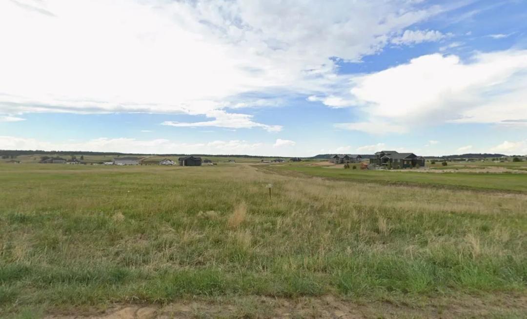 Ready-to-Build vacant land in Winsome Community