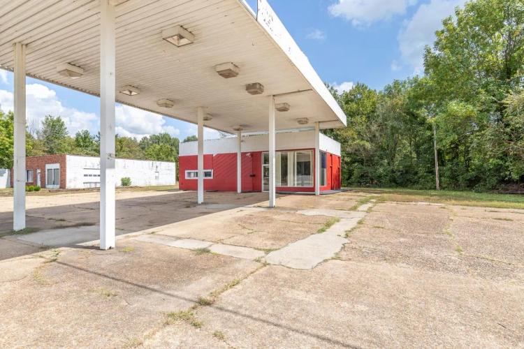 2 Commercial Buildings on 1.5 Acres For Sale in Poplar Bluff, Missouri, Butler County