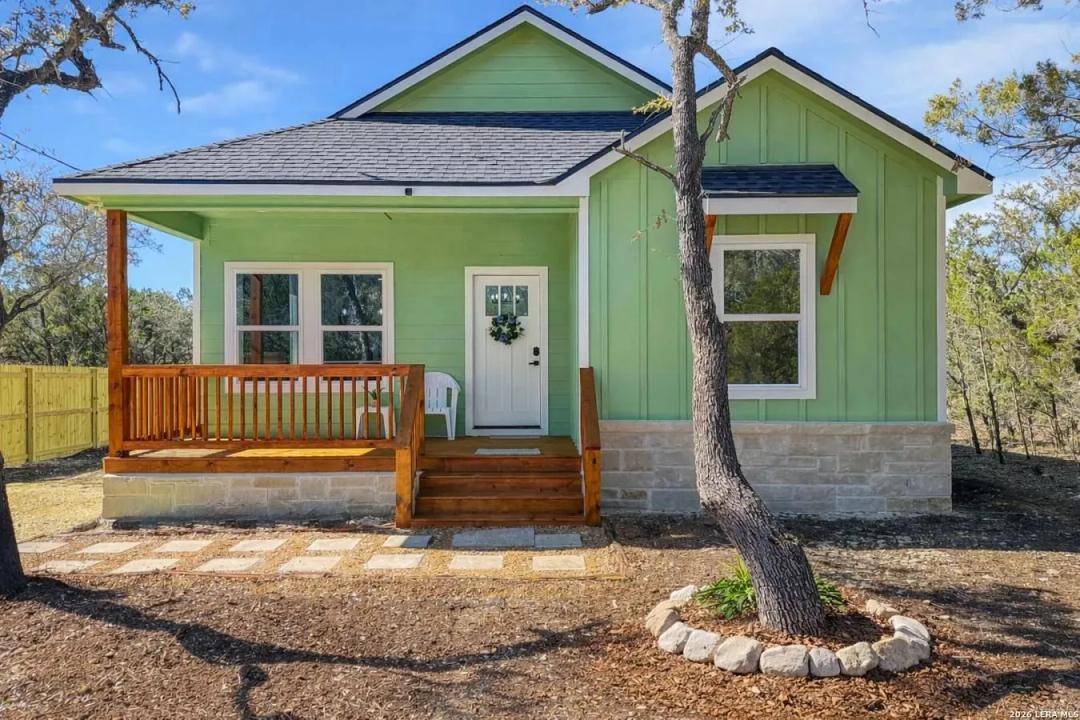 656 Skyline Drive