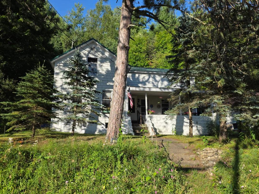 Charming Home in the Heart of Forestport!
