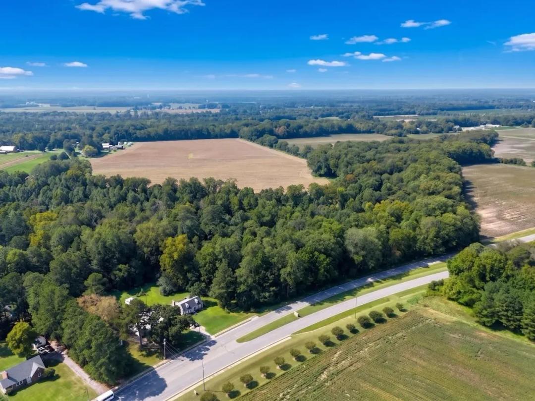 7 acres of urban archery paradise located in the City of Franklin, VA!