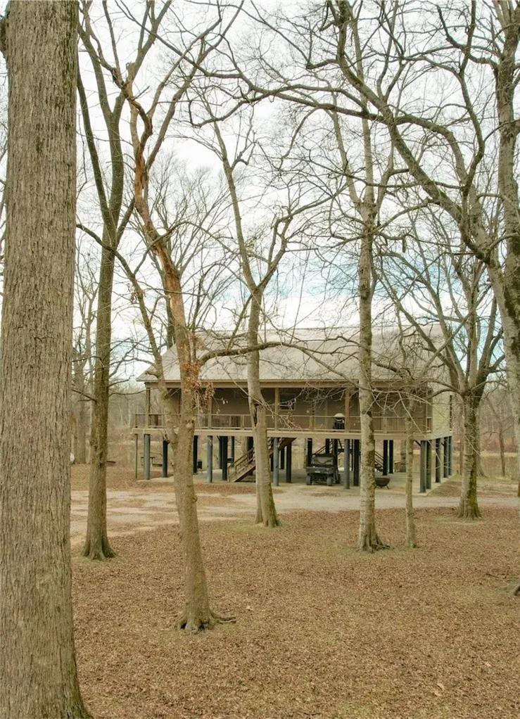 Smith Point Cabin in Bolivar County at Donaldson Point Road in Gunnison, MS