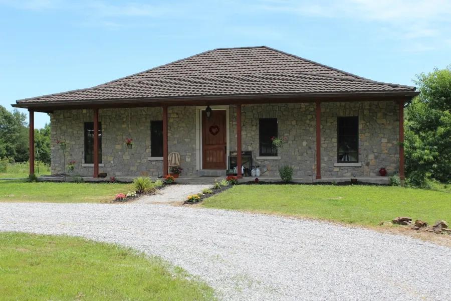 60 Acres, ICF 3 br, 3 ba home, 2 br cabin, pasture, creek, great hunting