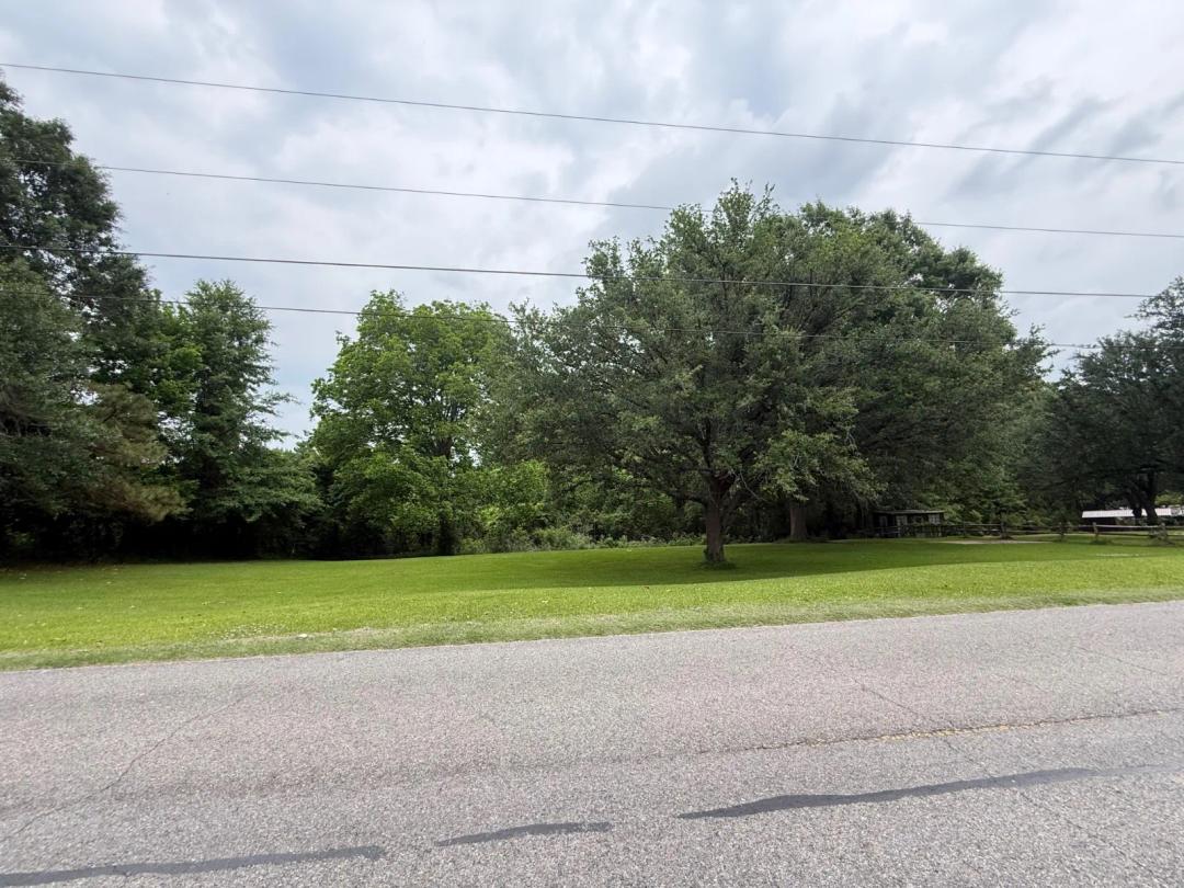 Lot near Lake Concordia close to Lakeview Lodge