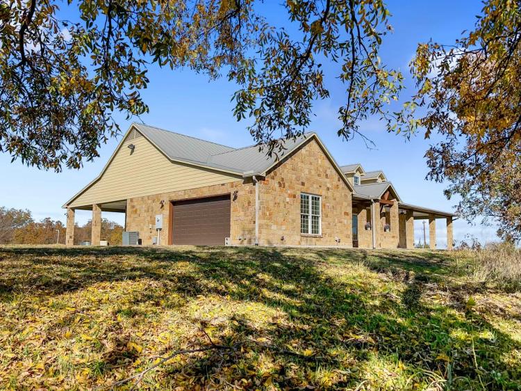North Texas Hill Country Home on Acreage