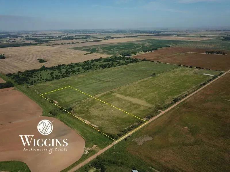 Country Living Close to Town – 10± Acres Near Enid Garfield County, Oklahoma