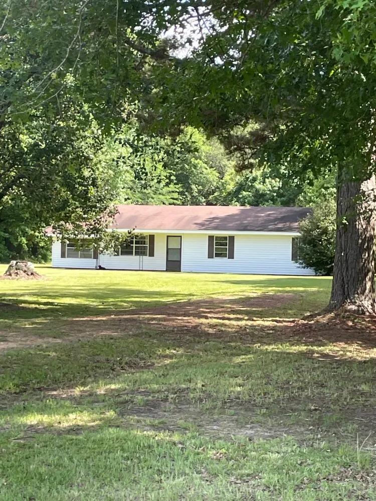 4 Bedrooms2 Bathroom on 2.47 Acres at 910 Jug Rd