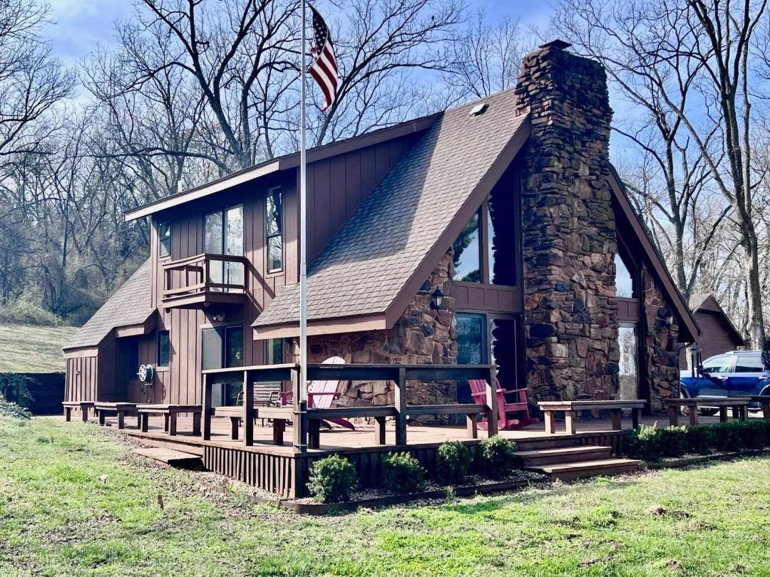 3 Bedrooms2.5 Bathroom on 4.40 Acres at 110 Timberlane Dr