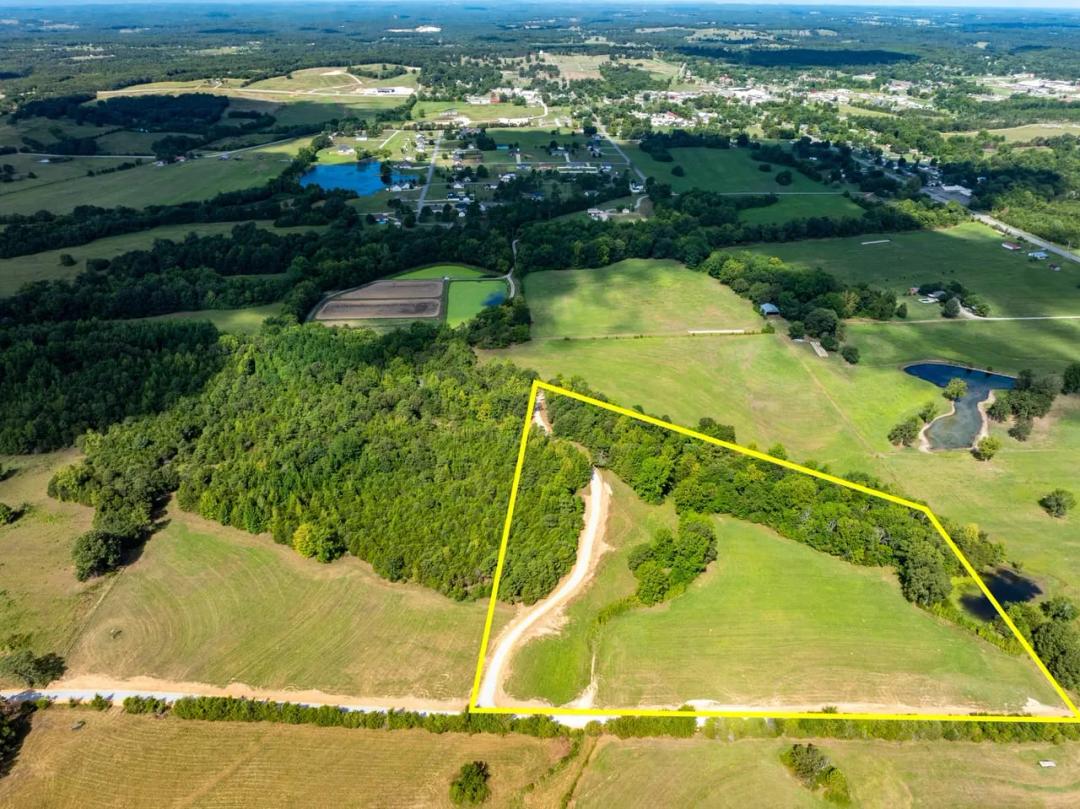 7.95 +/- Acres, Cleared some Woods, Cave City, Arkansas