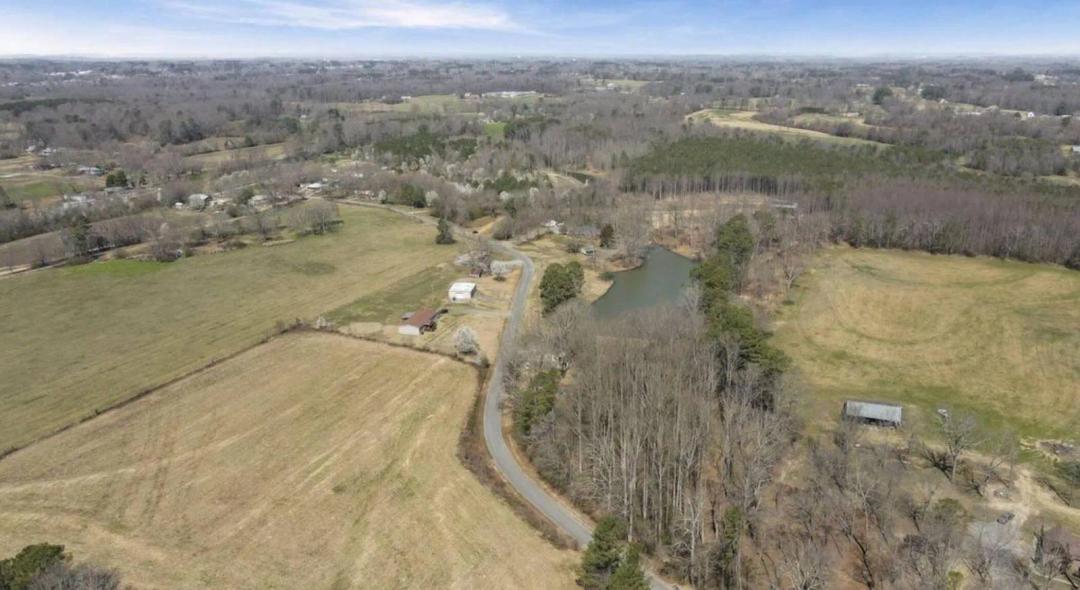 17.60 Acres at 657 Maze Rd