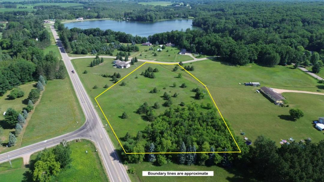 Spacious Double Lot With Beautiful Country Building Site