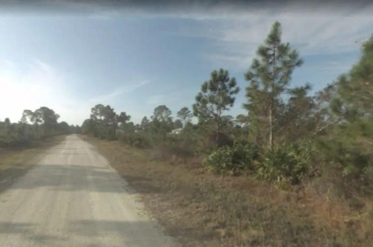 A Backyard Paradise Is Yours with 0.22– acres in Charlotte County, FL!