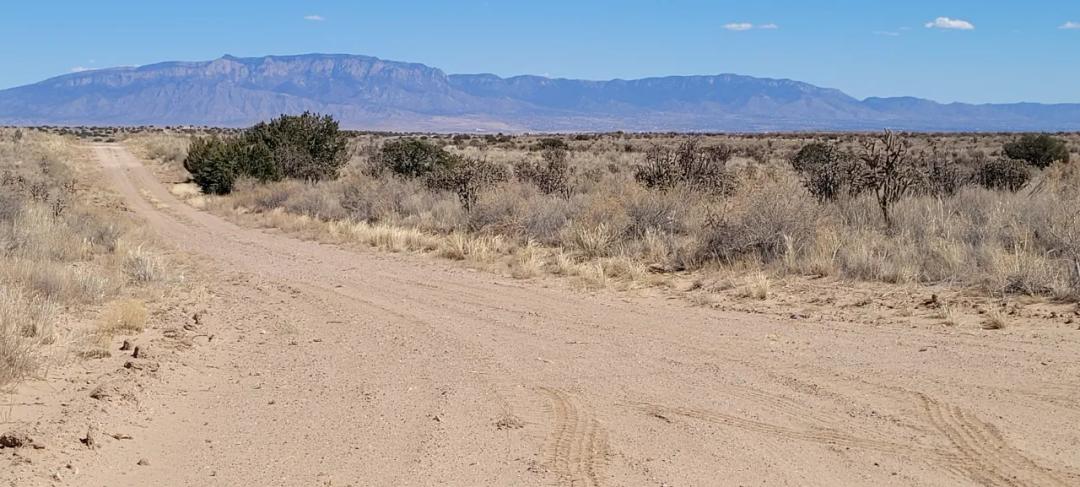 Over 1 acre Rio Rancho unimproved Residential Lot - Mobiles, site-builds allowed