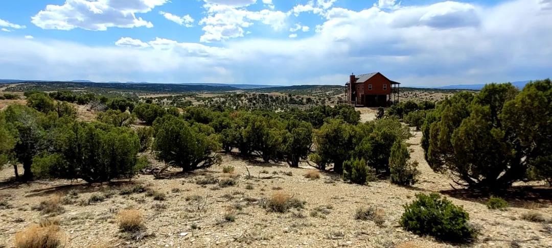 Knoll with Huge views * Small Gully * Power * 2.87 acres 5 miles east of Duchesne Utah