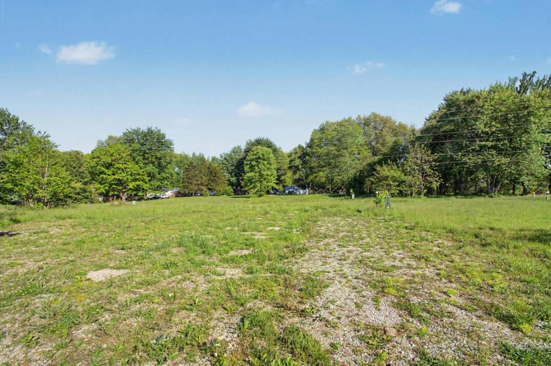 0.19 Acres at 1917 Country Manor