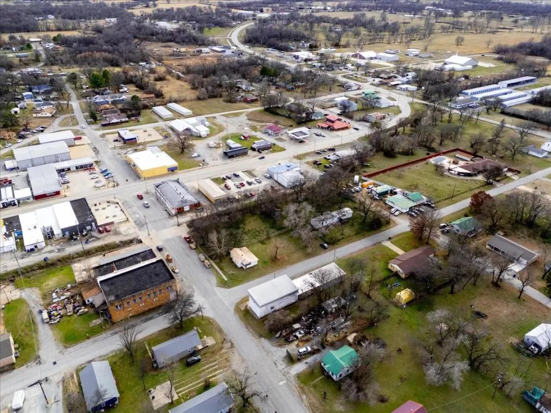 1 W Ross Street Locust Grove, OK 74352