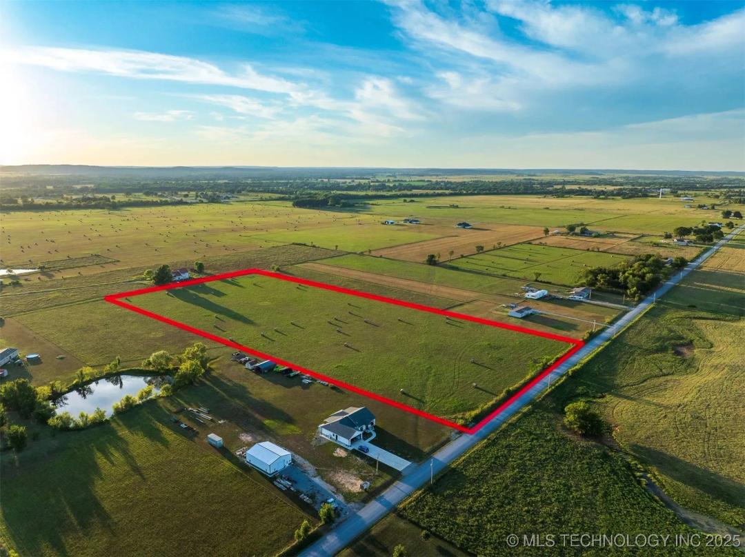10 N 434 Rd, Adair, OK 74330