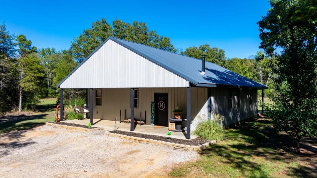 30+/- Acres with Custom Home, Pasture & Hunting – Just 3.5 Miles from Cave City, Arkansas, Sharp County