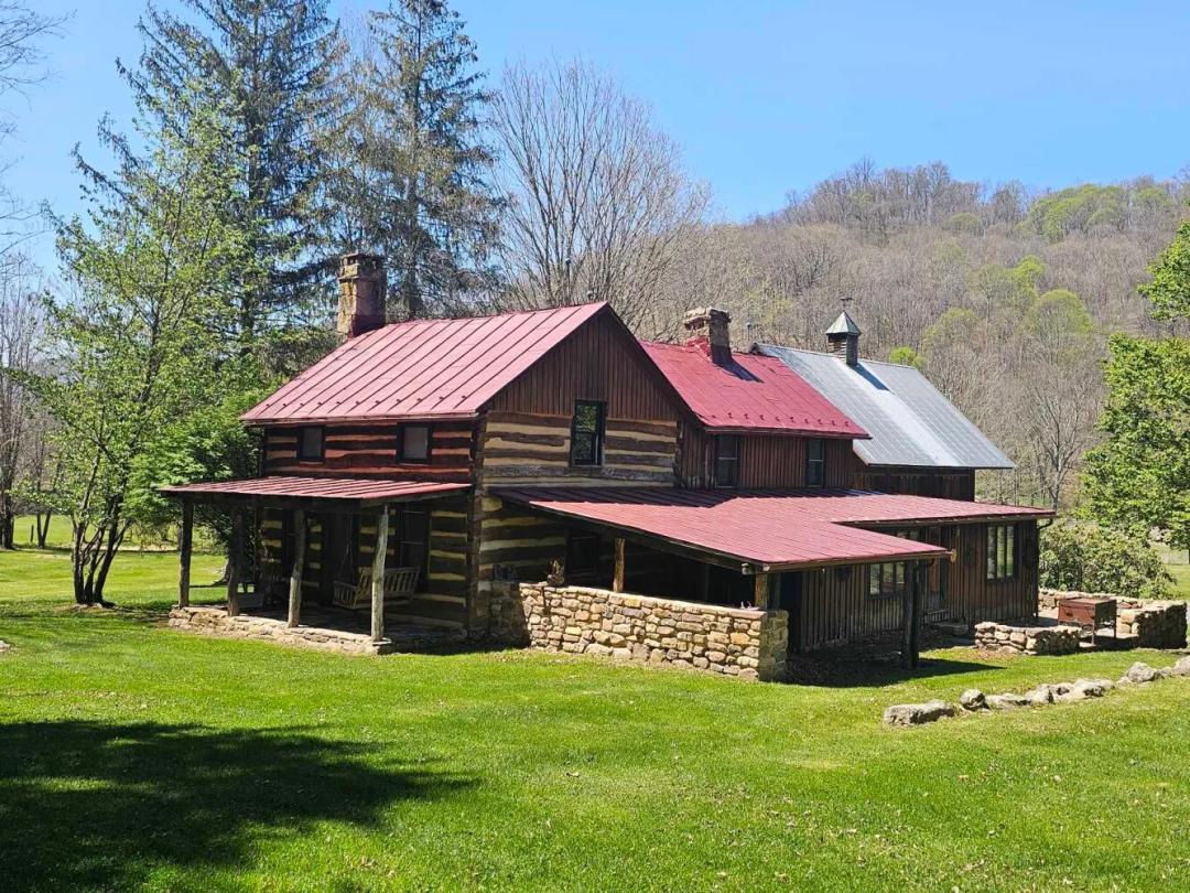 3 Bedrooms2 Bathroom on 119.00 Acres at 1287 Dry Branch Road