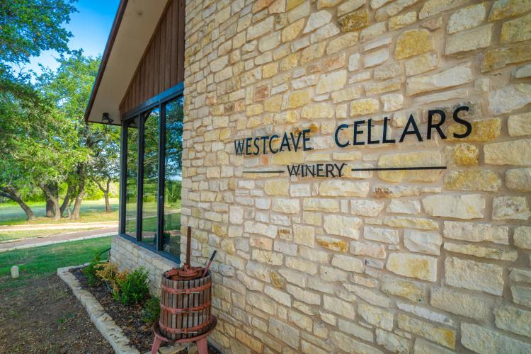 Westcave Cellars Winery & Tasting Room 