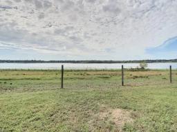 lakefront-home-20-acres-1