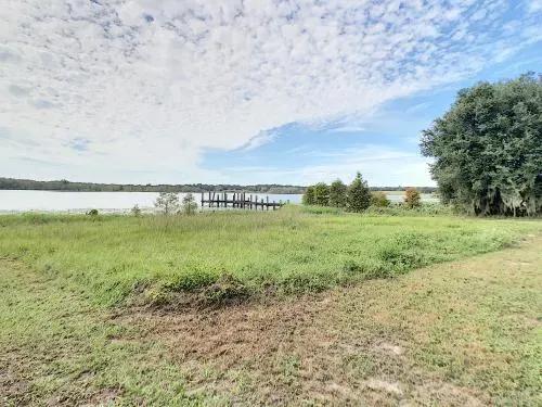 lakefront-home-20-acres-2