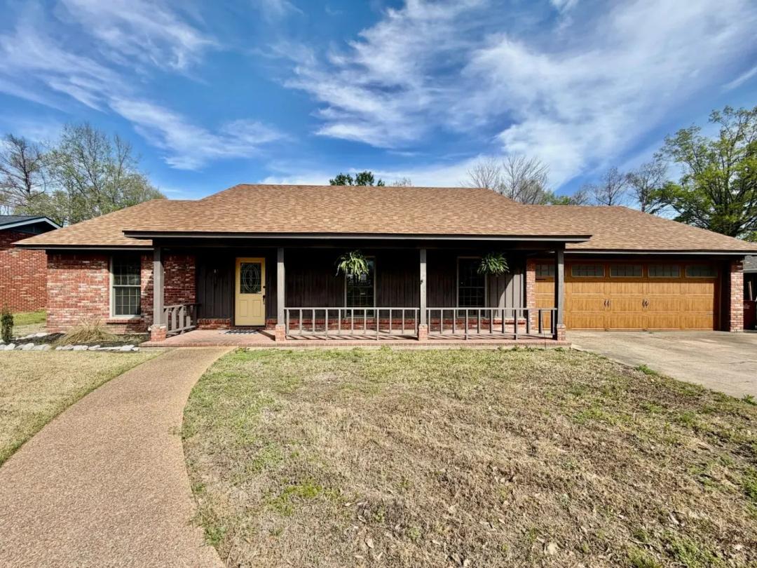 Home in Bolivar County at 1464 Memorial Drive in Boyle, MS