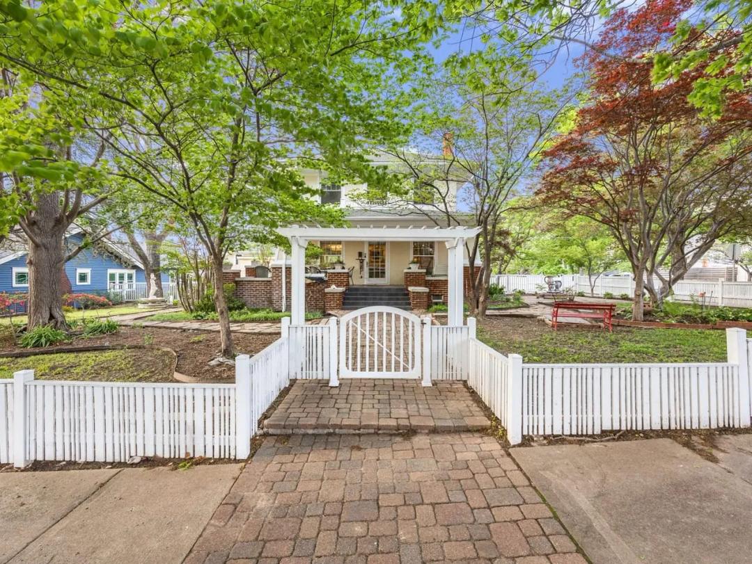 1805 W Easton Street Tulsa, OK 74127
