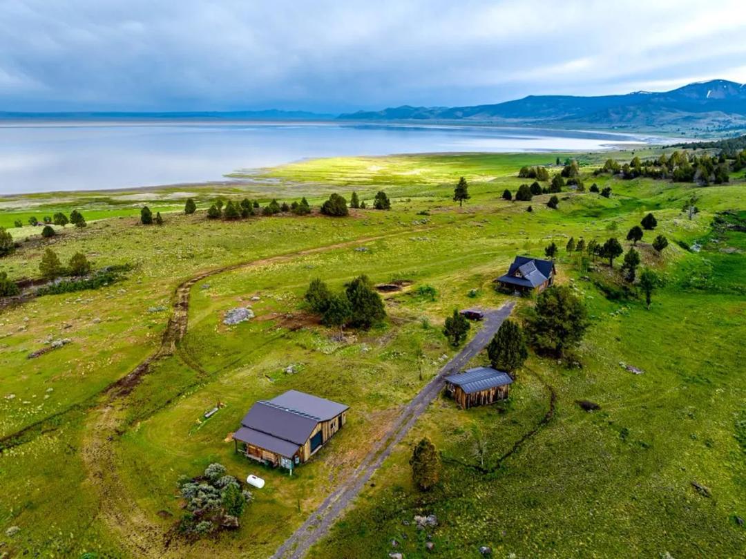 30 Acres of Summer Lake Paradise